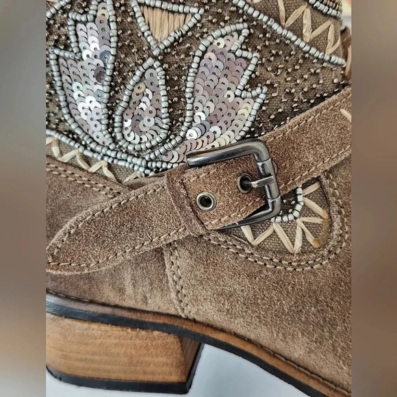 || NAUGHTY MONKEY || taupe, suede booties - Picture 5 of 7